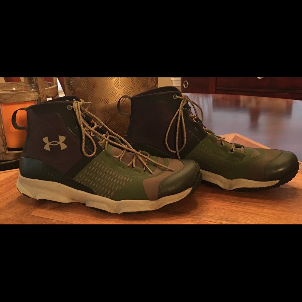 *Men’s* Under Armour Hiking Boot
